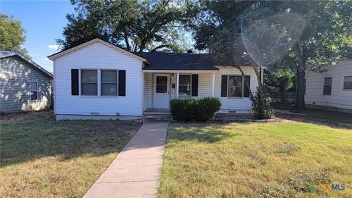 809 E 12th Ave, Belton, TX, 76513-2211 | Card Image