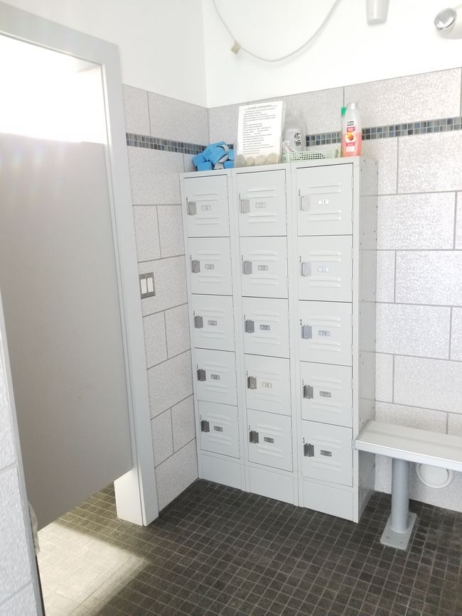 ADA COMPLIANT LOCKER RM. | Image 33