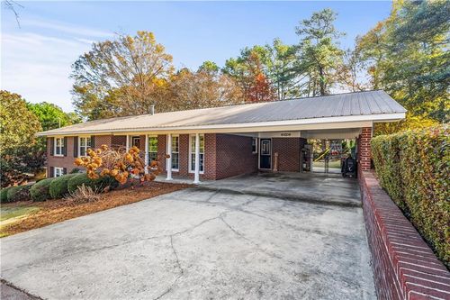 111 Meadow Ln, Calhoun, GA, 30701-2041 | Card Image