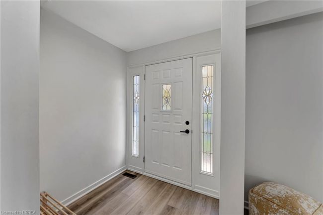 660 Mullin Way, House other with 4 bedrooms, 2 bathrooms and 3 parking in Burlington ON | Image 4