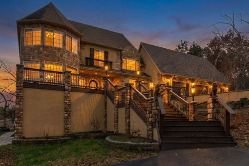 200 Barnes Ln, Branson, MO, 65616-6277 | Card Image