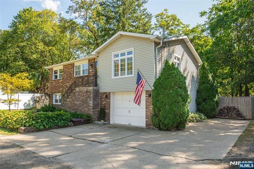 4 Ikes Ln, Netcong, NJ, 07857-1008 | Card Image
