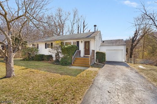 18 Kendall Dr, Ringwood, NJ, 07456-1825 | Card Image