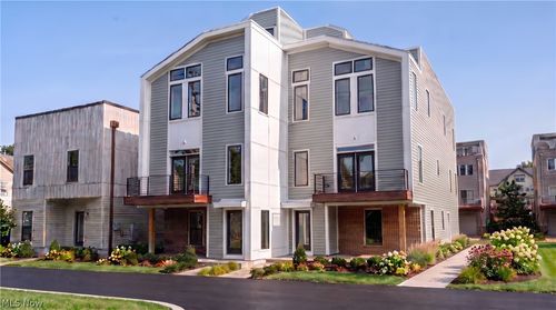 2277 W 6th St, Cleveland, OH, 44113-4524 | Card Image
