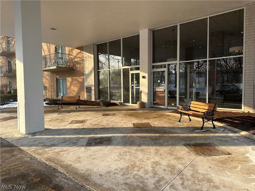 unit-312-3675 Clague Rd, North Olmsted, OH, 44070-1654 | Card Image