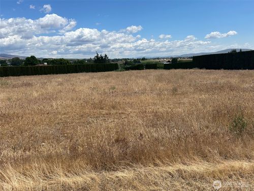 309 Canyon Rd, Yakima, WA, 98901-9756 | Card Image