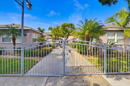 2669 Lime Ave, Signal Hill, CA, 90755-2718 | Card Image