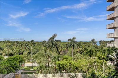 E405 - 1121 Crandon Blvd, Condo with 2 bedrooms, 2 bathrooms and null parking in Key Biscayne FL | Image 3