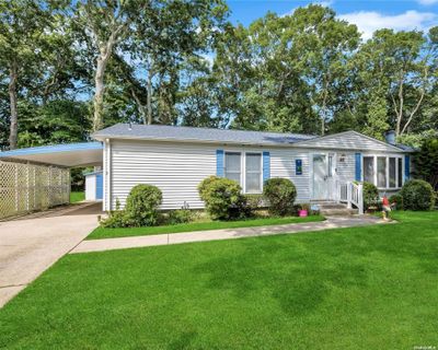 54 - 1407-54 Middle Road, House other with 2 bedrooms, 2 bathrooms and null parking in Calverton NY | Image 3