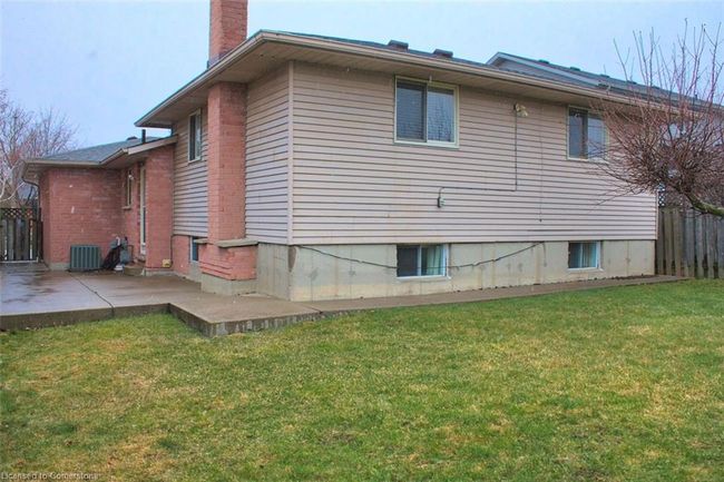 31 Carriagegate Dr, House other with 4 bedrooms, 2 bathrooms and 5 parking in Hamilton ON | Image 20