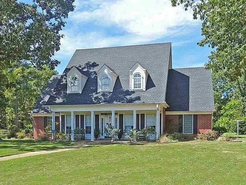 6701 Northern Hills Dr, Texarkana, AR, 71854-8212 | Card Image