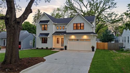 5325 W 72nd St, Prairie Village, KS, 66208-2412 | Card Image