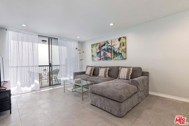 APT-418 - 906 N Doheny Dr, Condo with 1 bedrooms, 1 bathrooms and 1 parking in West Hollywood CA | Image 8