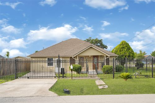 8004 Mendez St, Houston, TX, 77029-4127 | Card Image