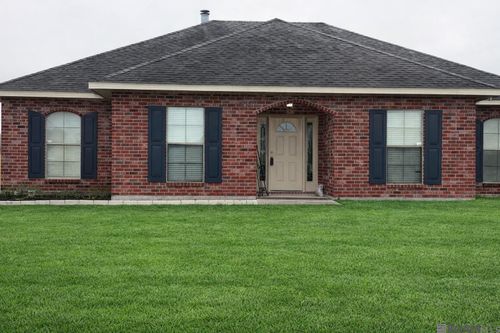 121 Therease Dr, Vacherie, LA, 70090-5249 | Card Image