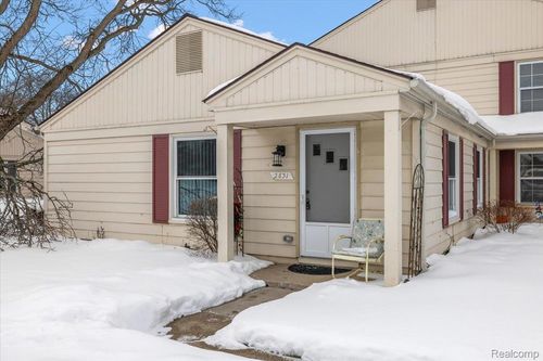 2831 Glenwood Ct, Lake Orion, MI, 48360-1720 | Card Image