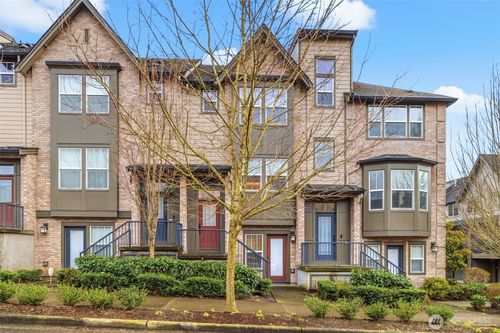 52-971 Ne Ellis Dr, Issaquah, WA, 98029-7823 | Card Image