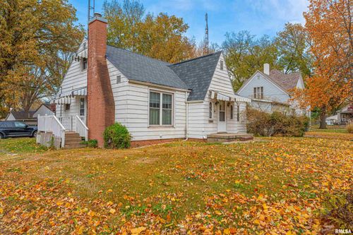 306 Woodlawn Rd, Lincoln, IL, 62656-1556 | Card Image