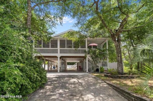 108 Sw 28th St, Oak Island, NC, 28465-7609 | Card Image