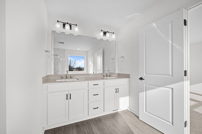Luxurious Owners Bath | Image 12