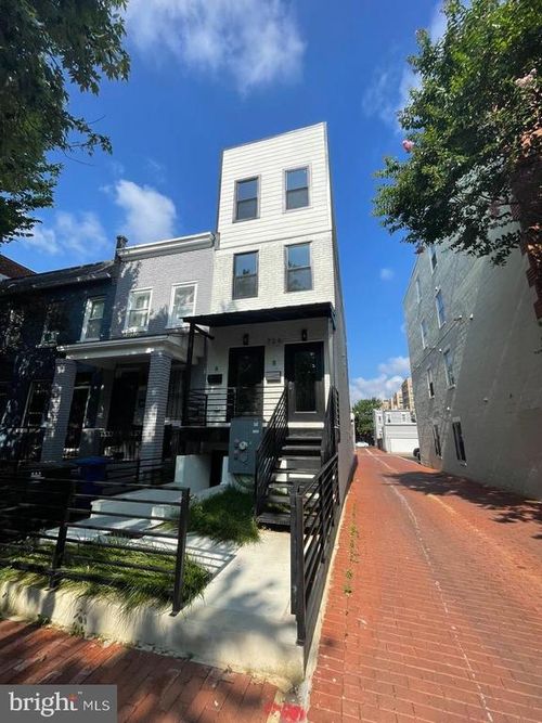 726 11th St Ne, WASHINGTON, DC, 20002-3738 | Card Image