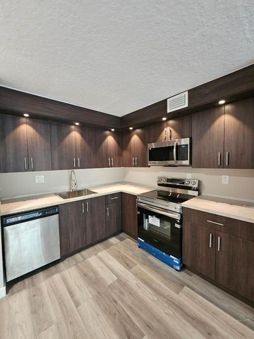 305-1850 N Congress Ave, West Palm Beach, FL, 33401-8203 | Card Image