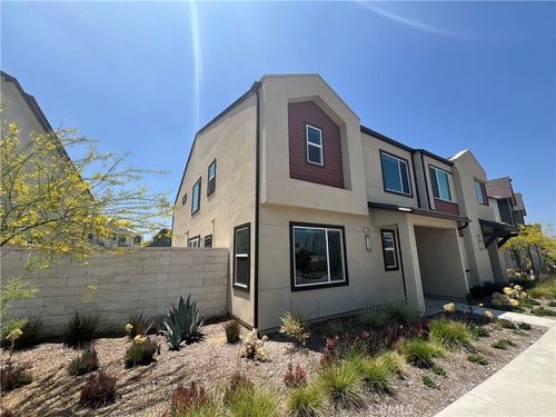 27636 Symphony Pl, Valencia, CA, 91381-2012 | Card Image