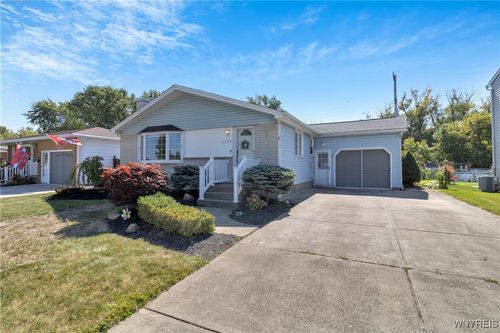 389 N Creek Dr, Depew, NY, 14043-1941 | Card Image