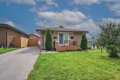 172 Claymore Cres, House other with 3 bedrooms, 2 bathrooms and 3 parking in Oshawa ON | Image 1