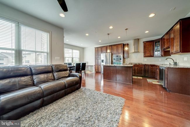 23314 Tradewind Dr, Townhouse with 3 bedrooms, 4 bathrooms and null parking in BRAMBLETON VA | Image 22