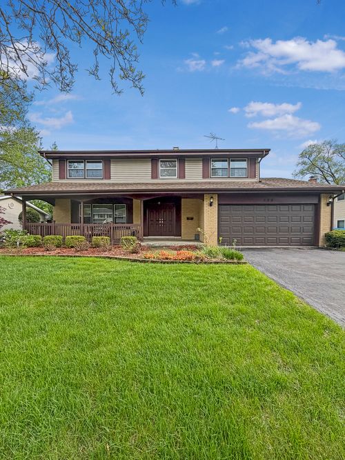 17W525 Concord Pl, Darien, IL, 60561-5122 | Card Image