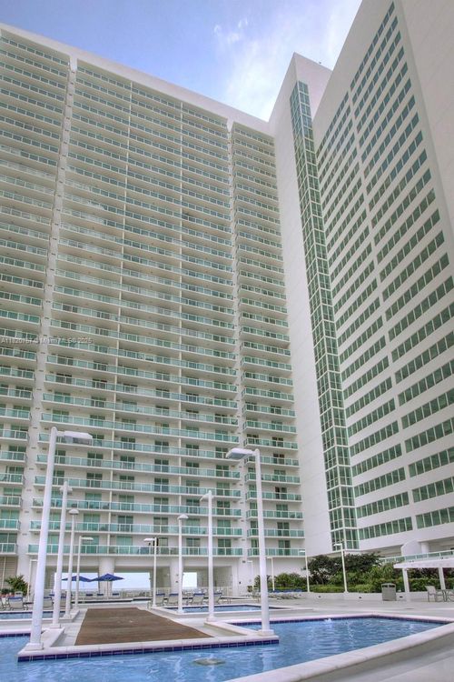 apt-3608-1800 N Bayshore Dr, Miami, FL, 33132-3233 | Card Image