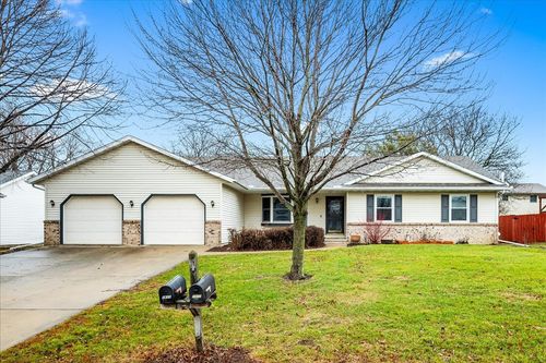 1610 Braden, Normal, IL, 61761 | Card Image