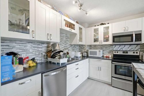 64-2519 38 St Ne, Calgary, AB, T1Y4W8 | Card Image