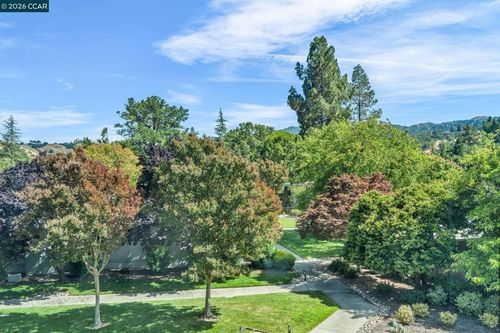 1-1935 Golden Rain Rd, Walnut Creek, CA, 94595-2182 | Card Image