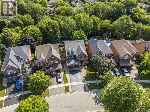103 Gartshore Dr, Whitby, ON, L1P1N8 | Card Image