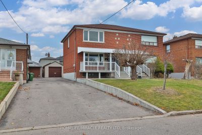 14 Dombey Rd, House attached with 3 bedrooms, 2 bathrooms and 4 parking in North York ON | Image 2