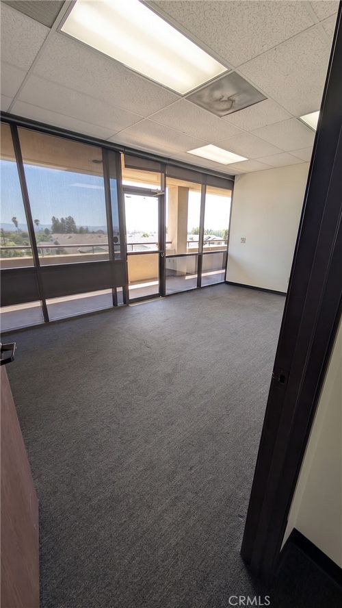 330-250 W 1st, Claremont, CA, 91711 | Card Image