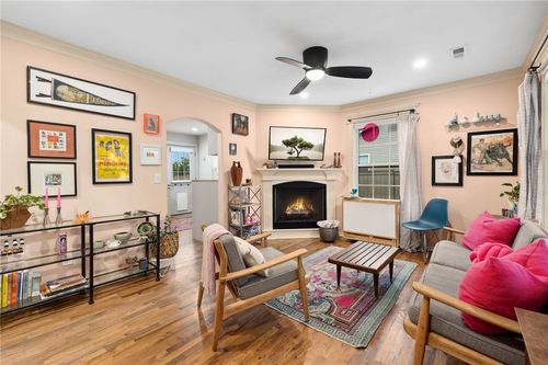 708 Nw B St, Bentonville, AR, 72712-4740 | Card Image