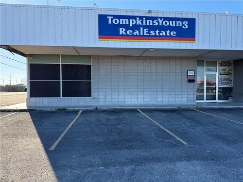 a-901 Market St, Portland, TX, 78374-1727 | Card Image