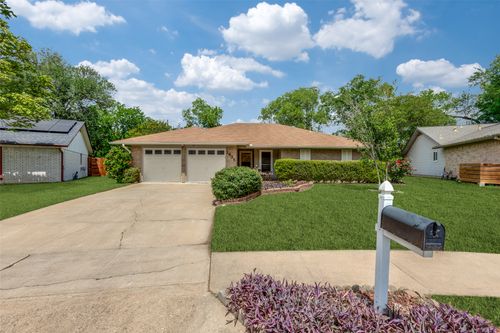 1435 S Meadows Dr, Austin, TX, 78758-4760 | Card Image