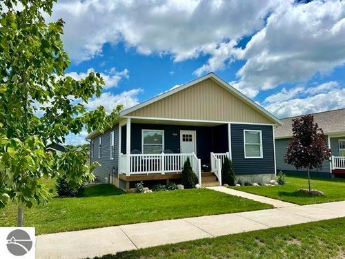 886 Sepia Street, Traverse City, MI, 49696 | Card Image