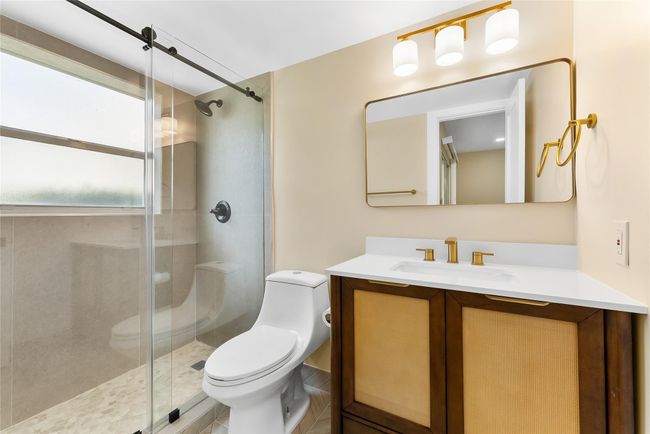 APT-141 - 1951 Ne 39 Th St, Condo with 1 bedrooms, 2 bathrooms and null parking in Lighthouse Point FL | Image 4