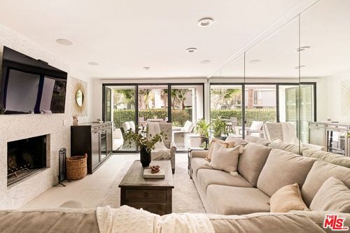 unit-103-2940 Neilson Way, Santa Monica, CA, 90405-5325 | Card Image