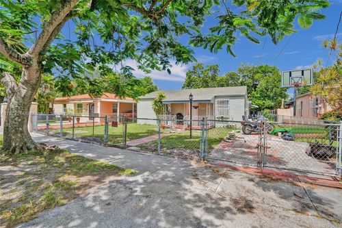 100 Sw 67th Ct, Miami, FL, 33144-2918 | Card Image