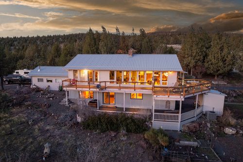 950 Ne Washington Pl, Prineville, OR, 97754-9628 | Card Image