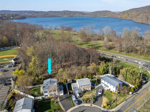 148 Lake Rd, Valley Cottage, NY, 10989-2470 | Card Image