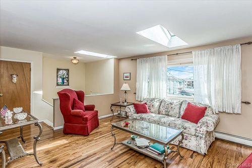 1165 Hastings Cir, Baldwin, NY, 11510-4708 | Card Image