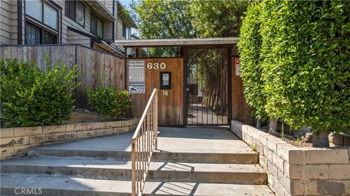 unit-10-630 W Queen St, Inglewood, CA, 90301-1085 | Card Image