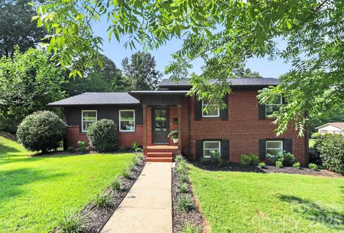 3617 Woodleaf Rd, Charlotte, NC, 28205-4702 | Card Image